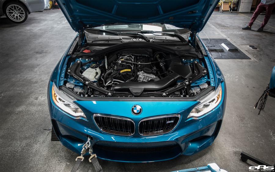 Моторный отсек BMW M2 Coupe Long Beach Blue by EAS 2016 года  (фото 6 из 24)